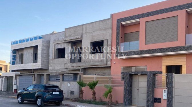 Villa semi finie à vendre