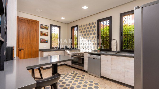 Villa de Luxe Moderne en Location Saisonnière – Piscine Privative et Petit-Déjeuner Inclus