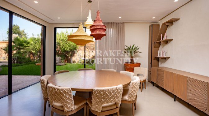 Villa de Luxe Moderne en Location Saisonnière – Piscine Privative et Petit-Déjeuner Inclus