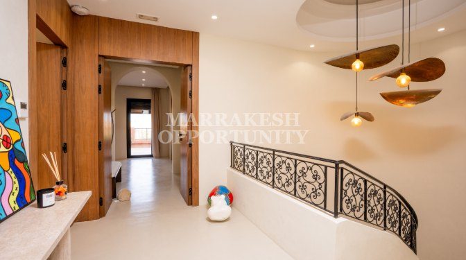 Villa de Luxe Moderne en Location Saisonnière – Piscine Privative et Petit-Déjeuner Inclus