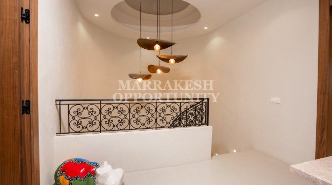 Villa de Luxe Moderne en Location Saisonnière – Piscine Privative et Petit-Déjeuner Inclus